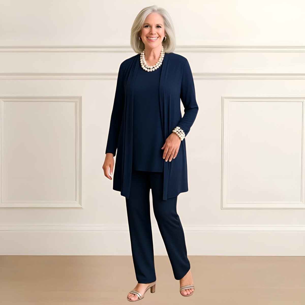 Ensemble pour femme avec long cardigan, top fluide et pantalon, confortable et élégant pour le quotidien