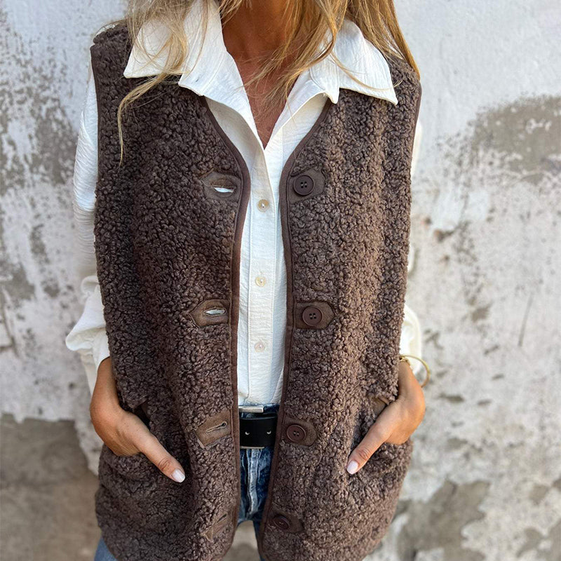 Gilet court pour femme avec boutons à l’avant, design chaud et texture douce effet peau de mouton